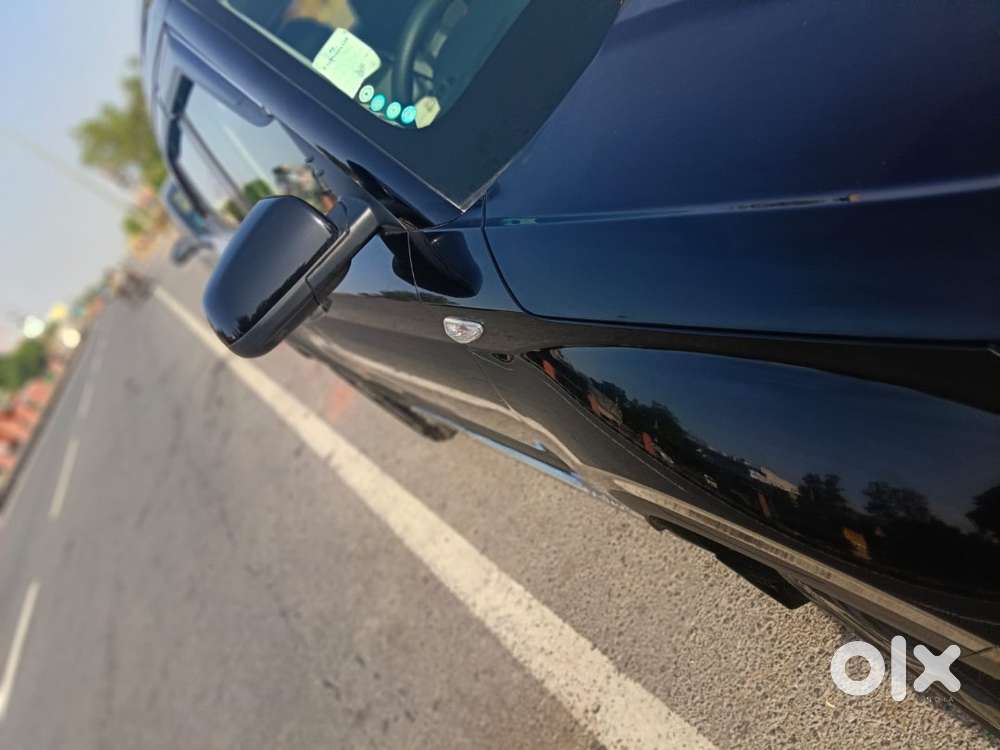 Hyundai Venue 2025 Petrol 6000 Km Driven
