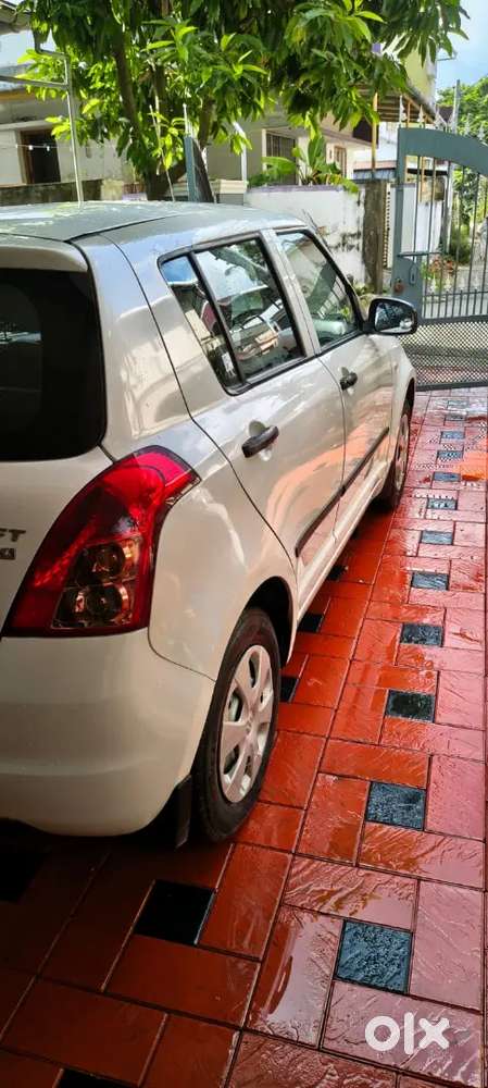 Maruti Suzuki Swift 2010 Model Petrol