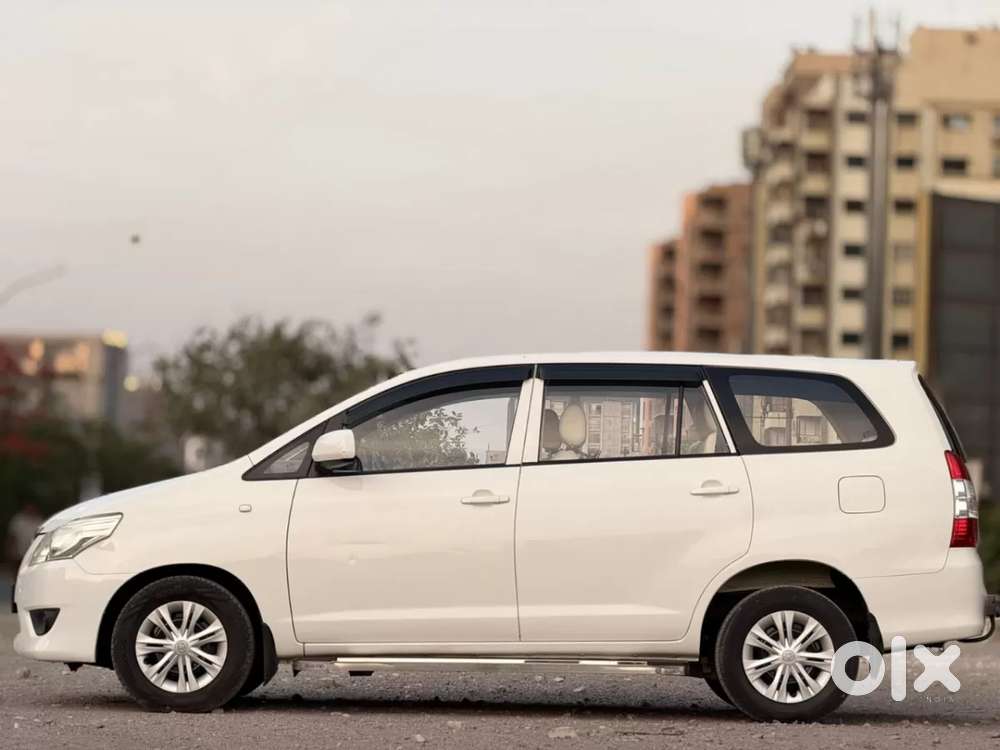 Toyota Innova 2.5 Gx 8 Str Bs-iii, 2015, Diesel