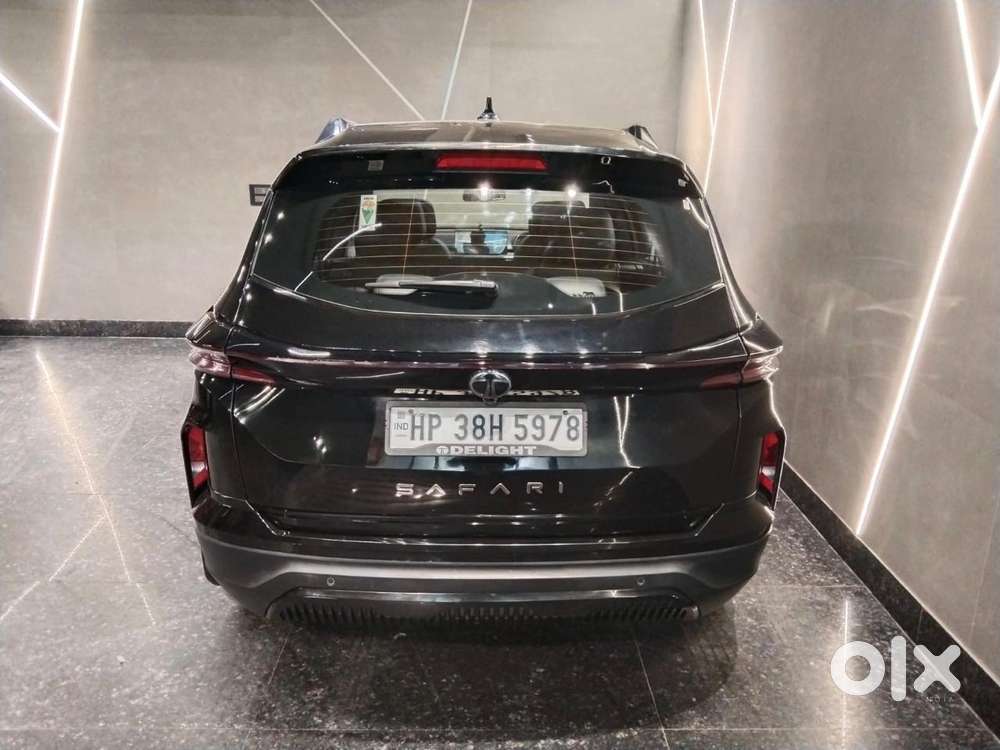 Tata Safari Accomplished Dark Edition, 2024, Diesel