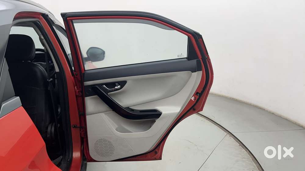 Tata Nexon 1.5 Revotorq Xza Plus Dual Tone Roof (o) Amt, 2021, Diese..
