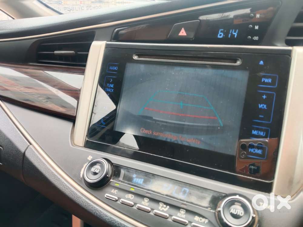 Toyota Innova Crysta 2.4 V, 2016, Diesel