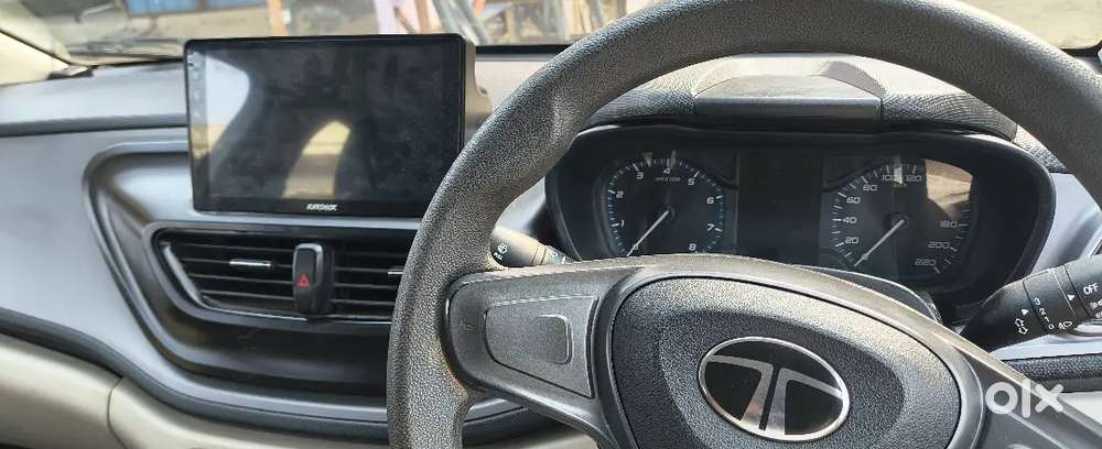 Tata Altroz 2021 Petrol 15000 Km Driven