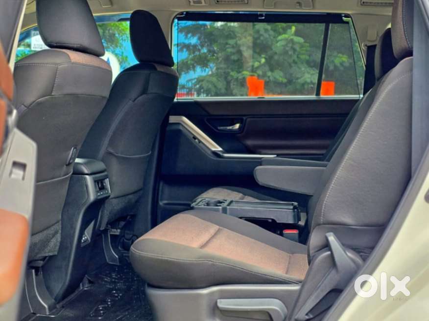 Toyota Innova Hycross 2.0 Vx Hybrid 7 Str, 2023, Petrol