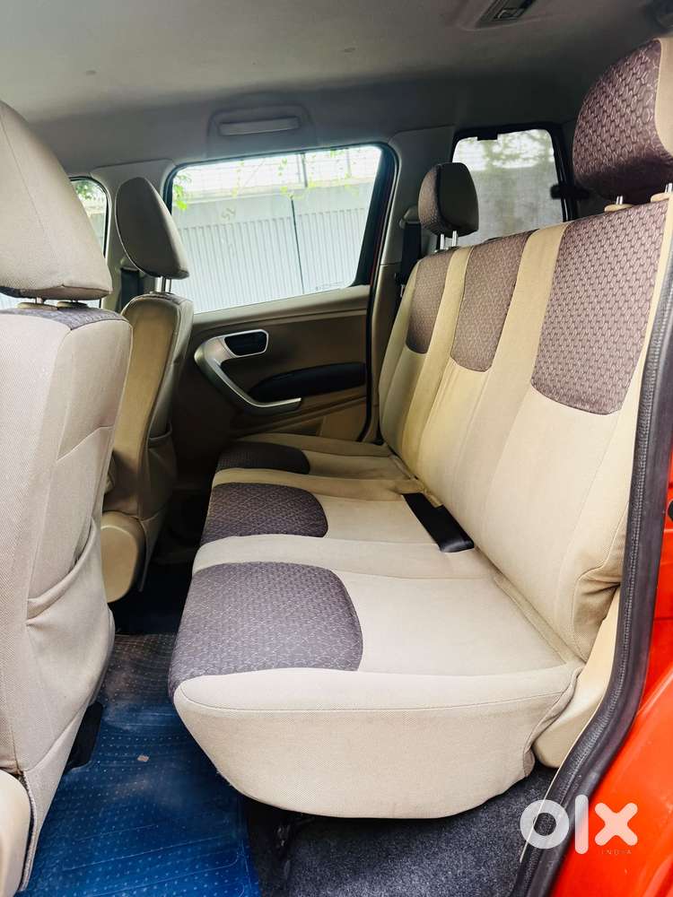 Mahindra Tuv 300 Mhawk100 T8, 2017, Diesel