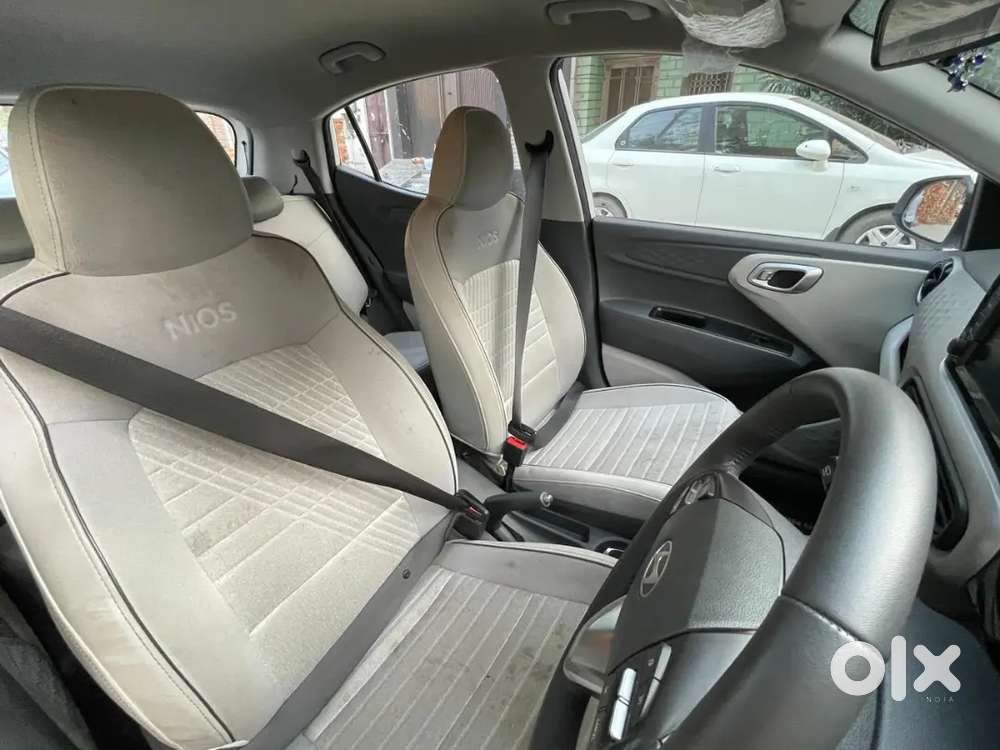 Grand I10 Nios Asta White Colour