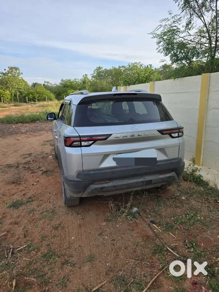 Maruti Suzuki Brezza- 1.5l Lxi Cng + Petrol