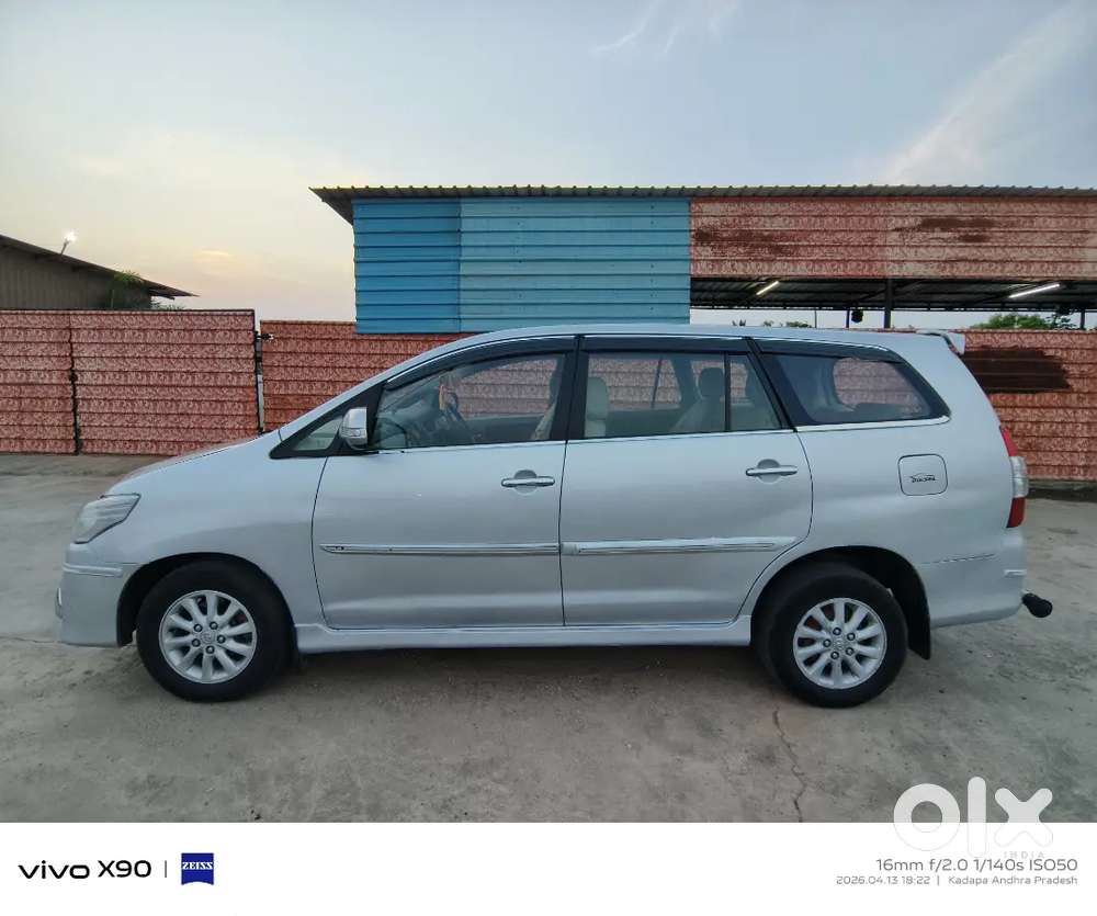 Toyota Innova 2012 Diesel Well Maintained