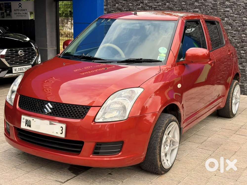 Maruti Suzuki Swift Lxi Bsiv, 2010, Petrol