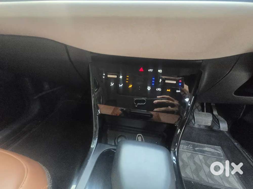 Tata Nexon 2025 Petrol 14600 Km Driven