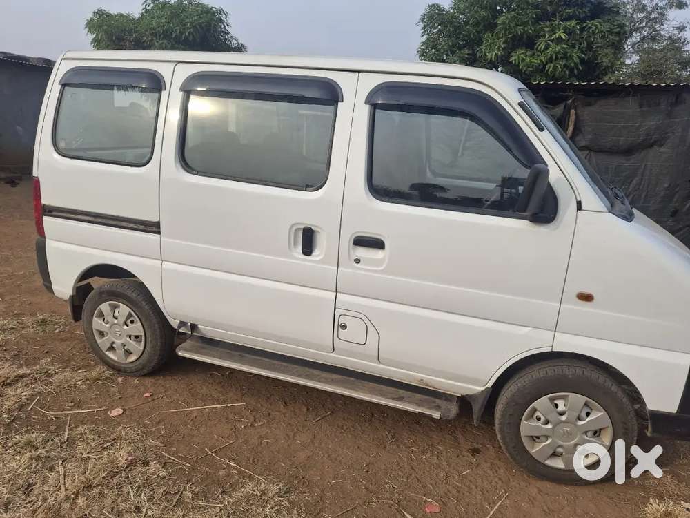 Maruti Suzuki Eeco 2025 Cng & Hybrids 14000 Km Driven