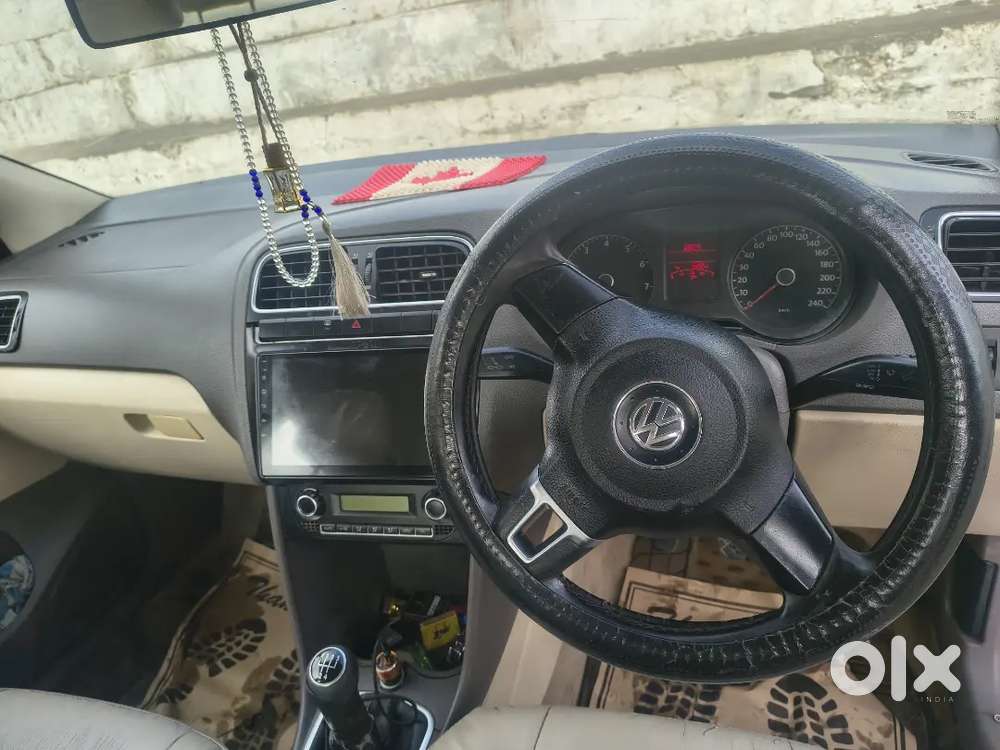 Volkswagen Vento Highline 2011 Car
