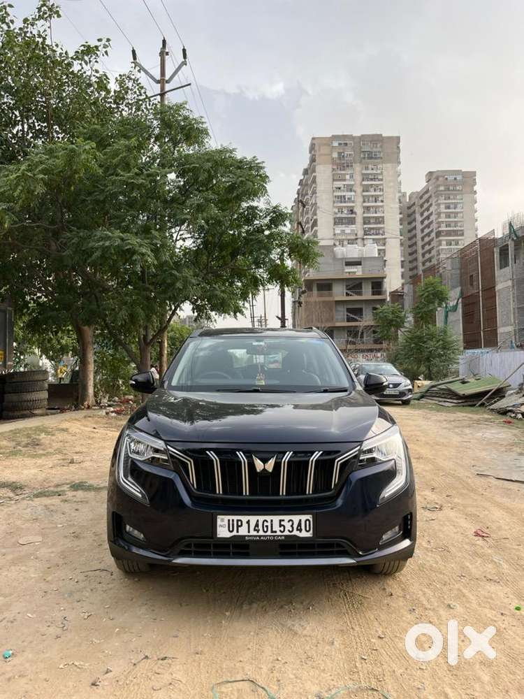 Mahindra Xuv700, Petrol Manual, Midnight Black (dark Blue).
