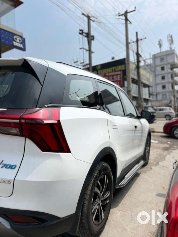 Mahindra Xuv700 2.0 Ax 5 Petrol At Str, 2022, Petrol