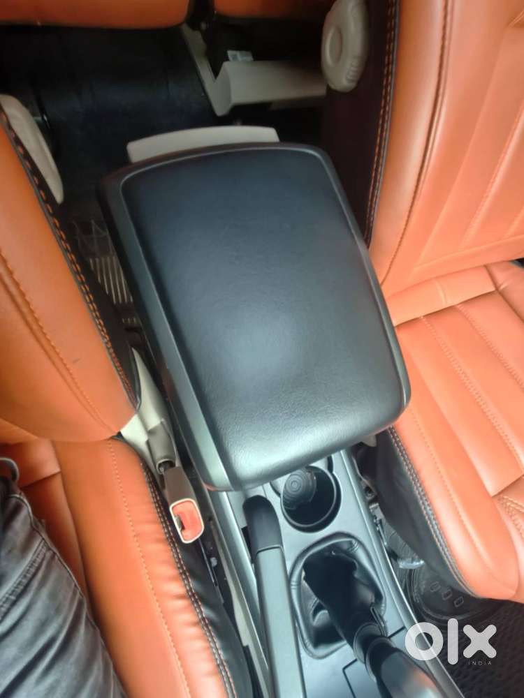 Xuv500 W9 (2018) Diesel Manual 1st Owner  Delhi  Excellent Condition