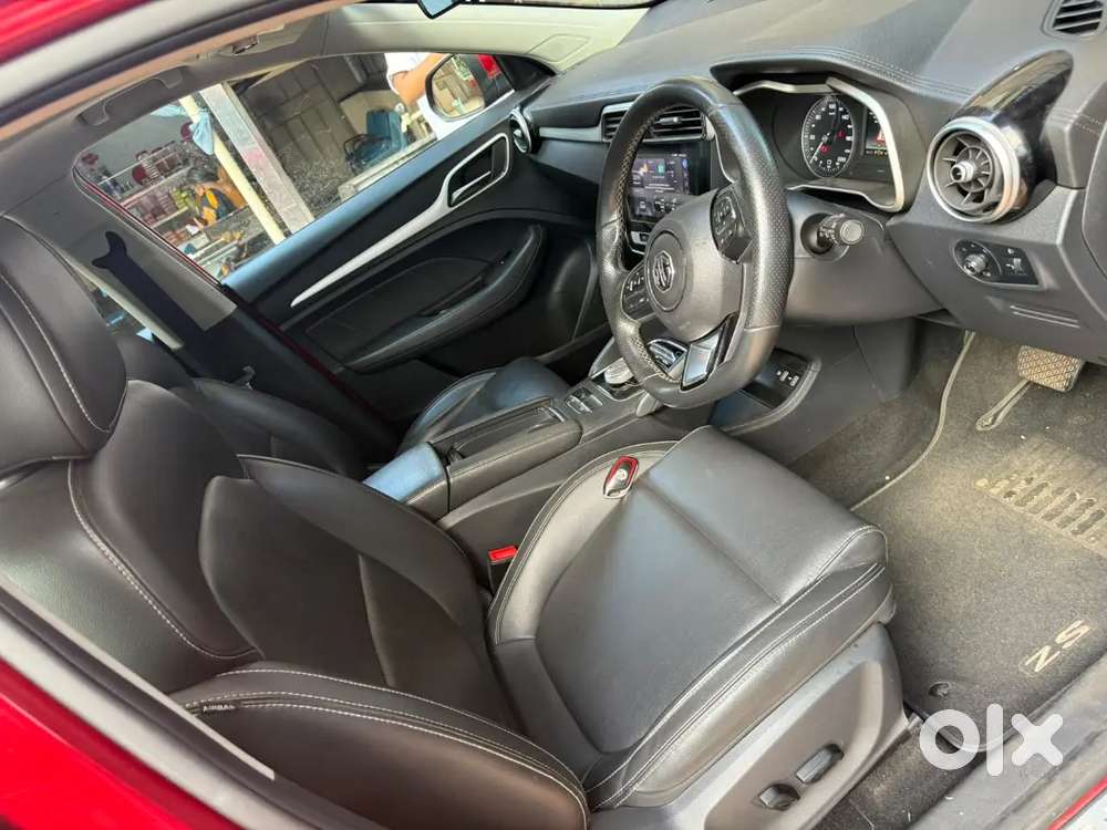 Mg Zs Ev Red