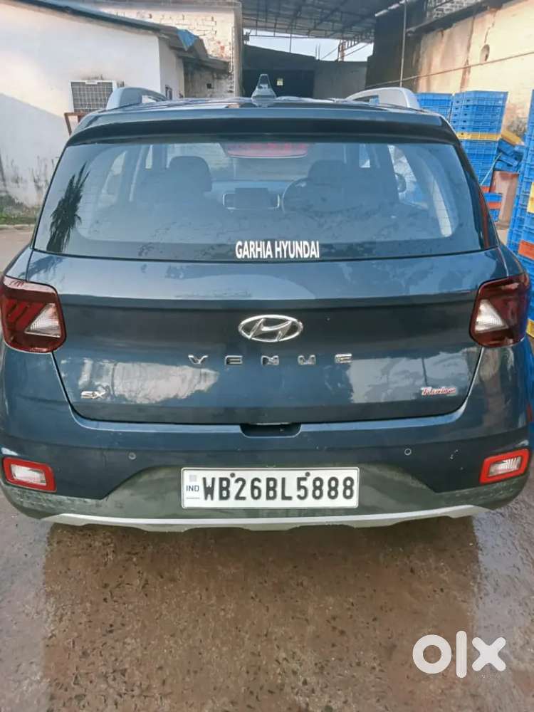 Hyundai Venue 2020 Petrol 70000 Km Driven