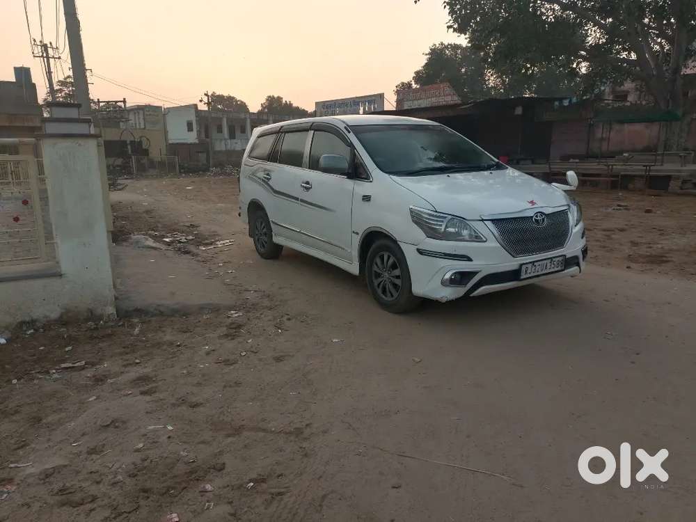 Toyota Innova 2013