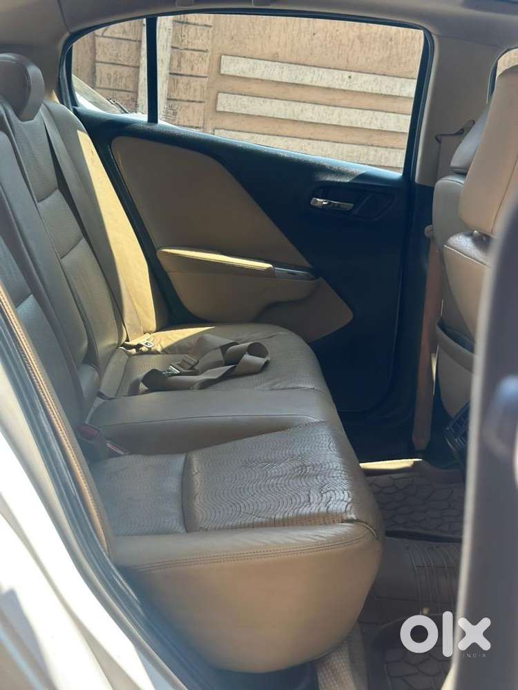 Honda Petrol  2015-december Sunroof