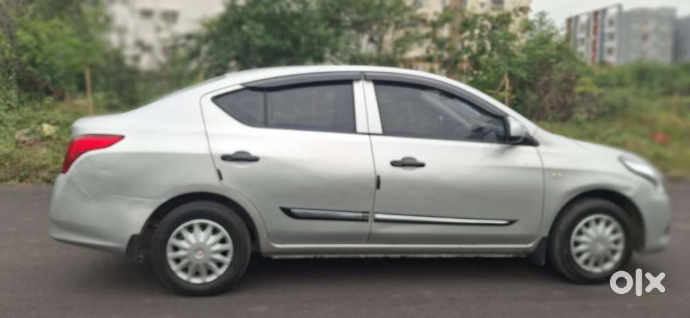 Nissan Sunny, 2016, Petrol