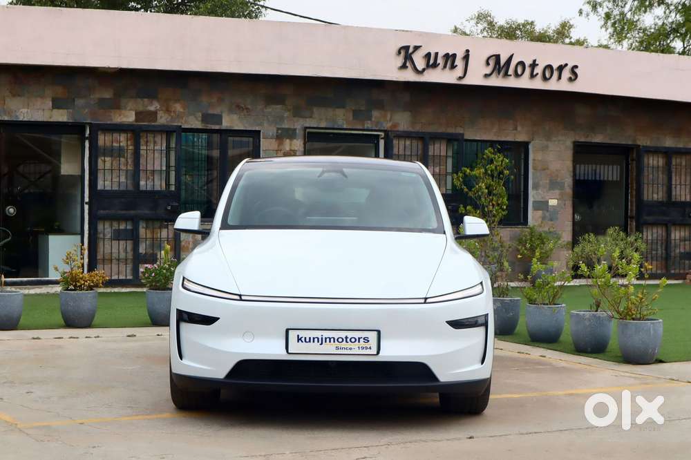 Tesla Model Y Rear-wheel Drive (rwd), 2025, Electric