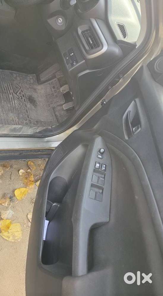 Maruti Suzuki Brezza 1.5 Vxi Smart Hybrid, 2024, Petrol