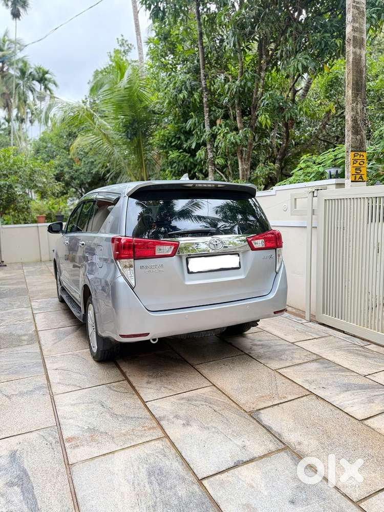 Toyota Innova Crysta 2.8z Automatic 2017