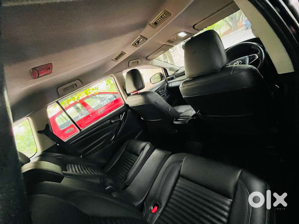 Toyota Innova Crysta 2.4 Gx Mt 8s, 2017