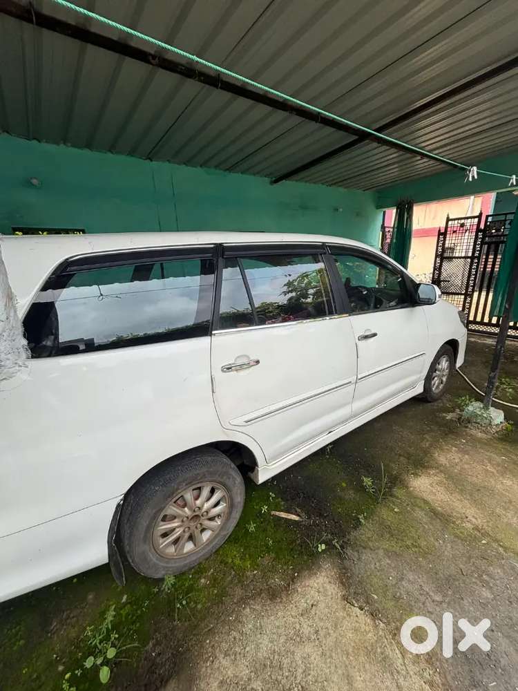 Toyota Innova 2.5 V 2013