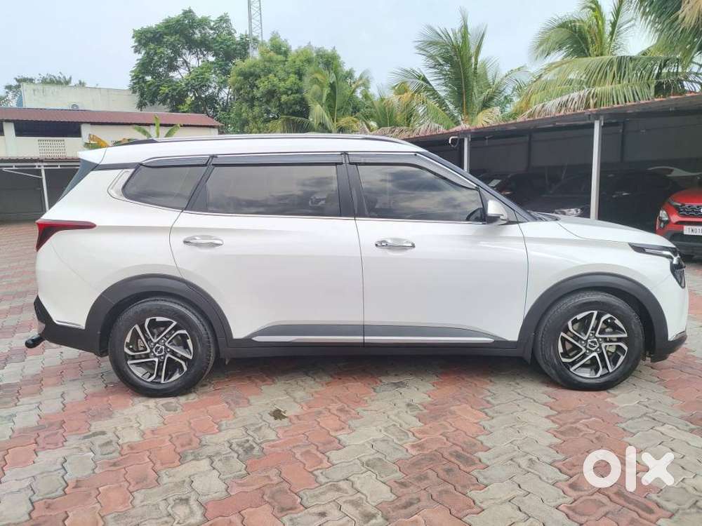 Kia Carens, 2023, Petrol
