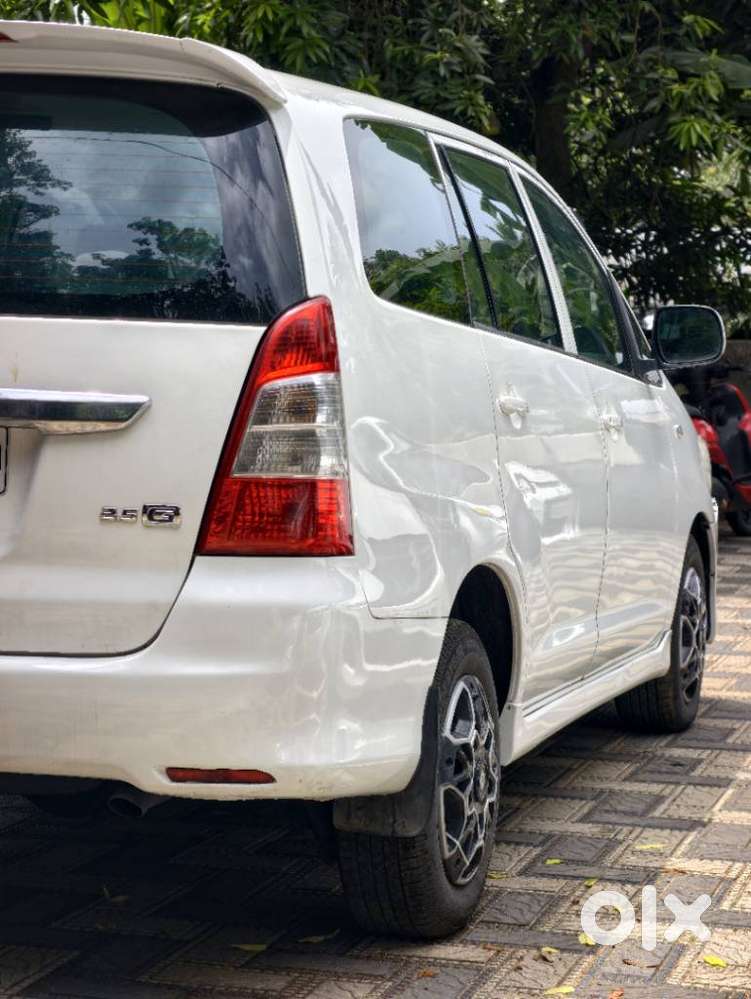 Toyota Innova 2.5 G (diesel) 8 Seater, 2012, Diesel