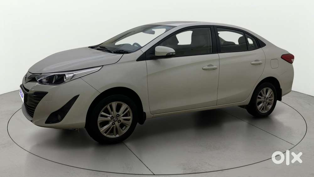 Toyota Yaris V Cvt, 2019, Petrol
