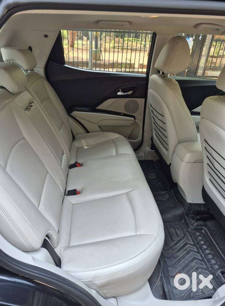 Mahindra Xuv300 W8 Option Dual Tone Diesel, 2023, Diesel