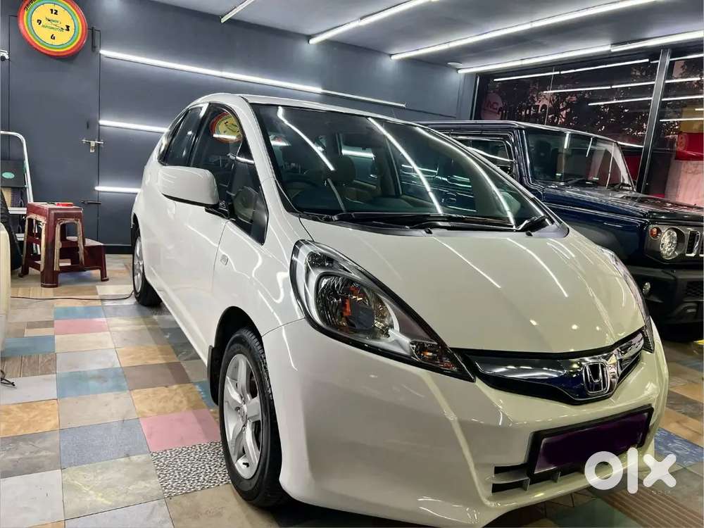 White Car With Showroom Record