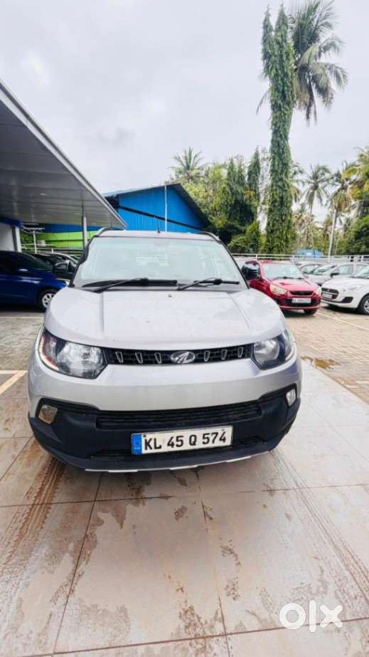 Mahindra Kuv 100 K8 5str, 2017, Petrol