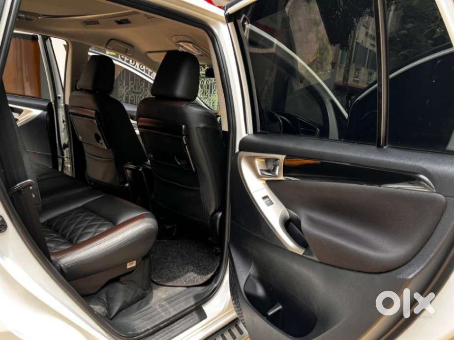 Toyota Innova Crysta 2.4 V 8 Str, 2023, Diesel