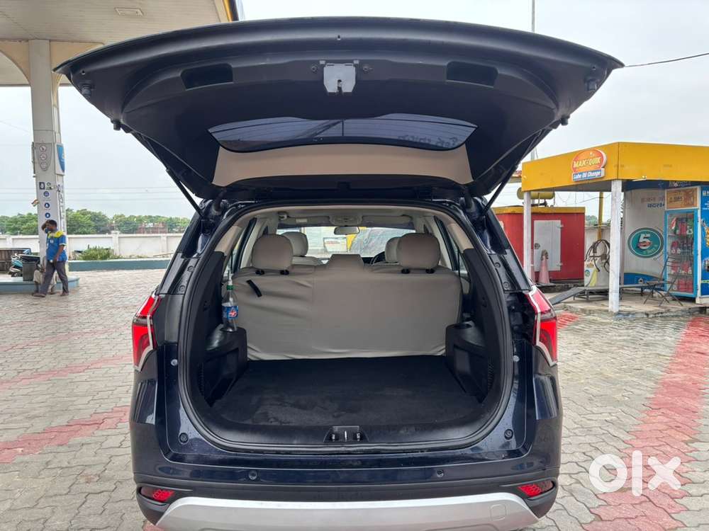 Mahindra Xuv700 2022 Petrol Well Maintained