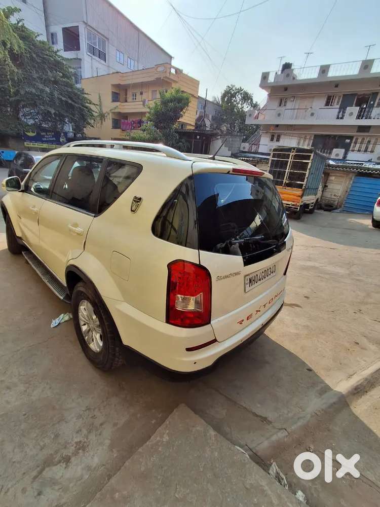 Mahindra Rexton 2013