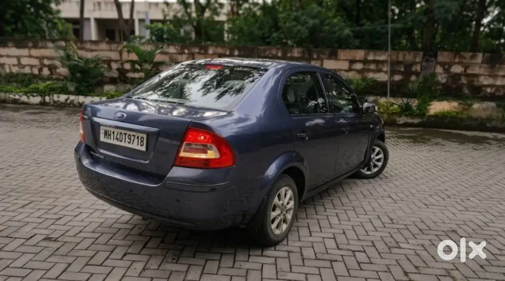 Ford Classic Titanium 2013 Car