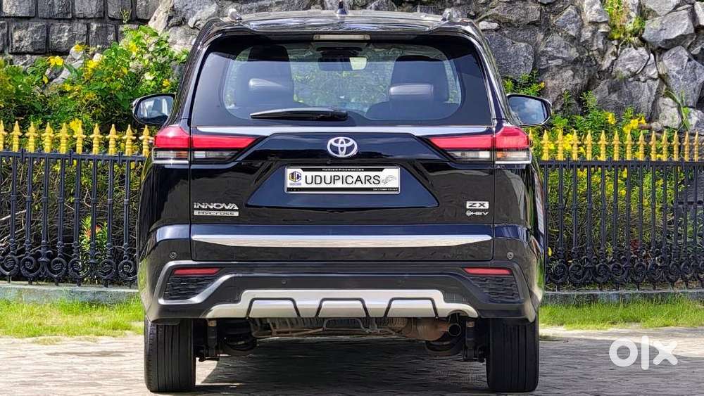 Toyota Innova Hycross 2.0 Zx (o) Hybrid 7 Str, 2025, Petrol