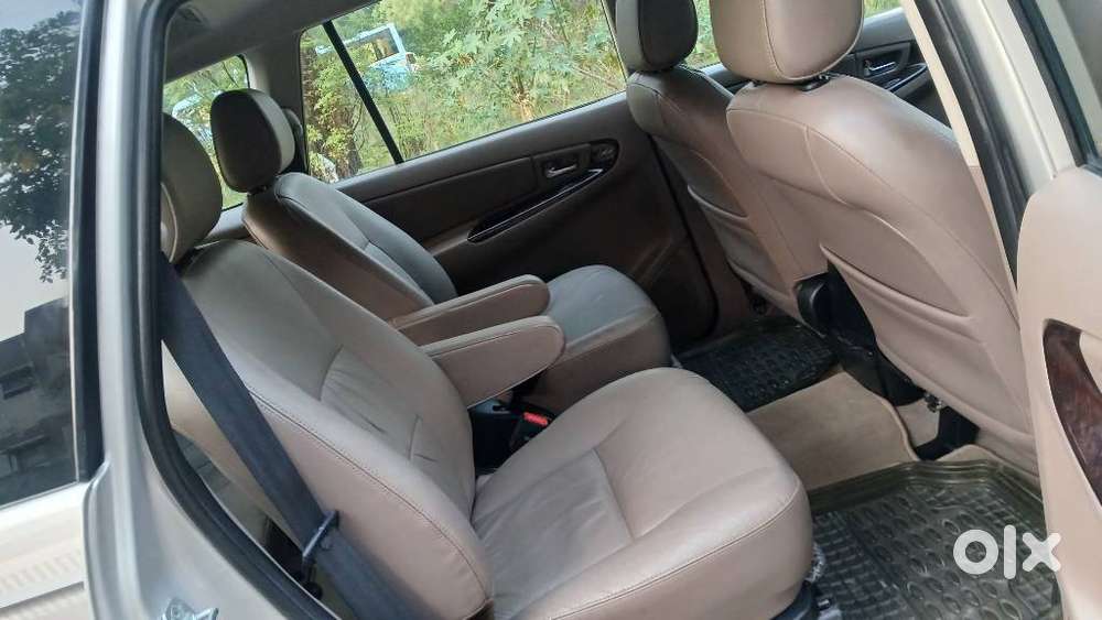 Toyota Innova 2.5 Z Diesel 7 Seater Bs Iv, 2015, Diesel