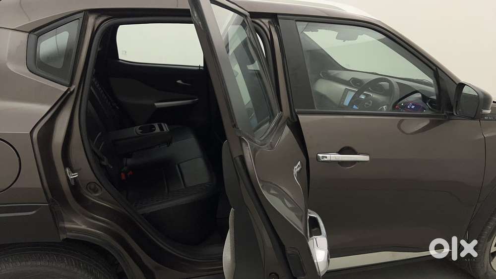 Nissan Magnite 1.0 Xv, 2022, Petrol