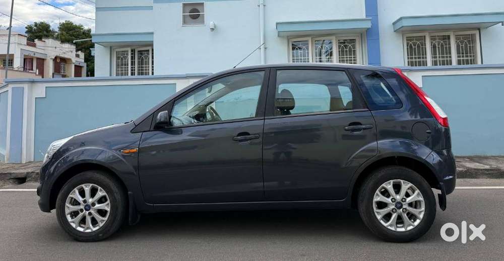 Ford Figo Petrol Titanium, 2013, Petrol