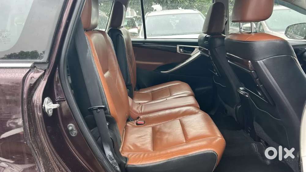 Toyota Innova Crysta 2.8 Zx At 7 Seater, 2016, Diesel