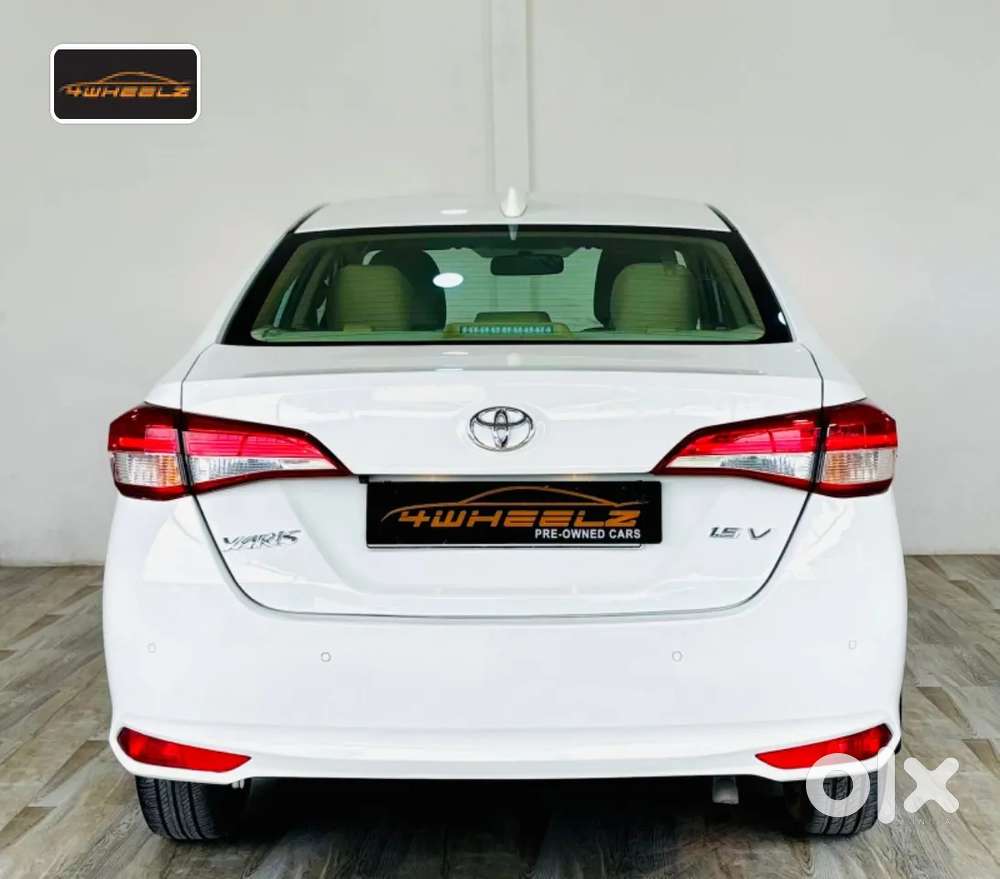 Toyota Yaris V Cvt, 2019, Petrol