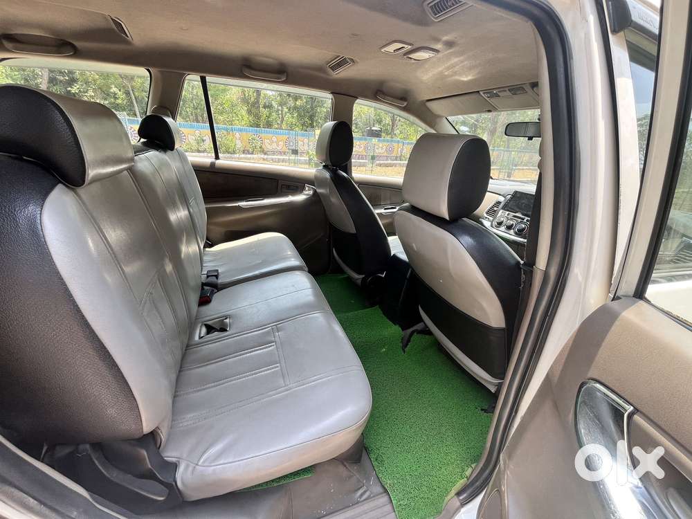Toyota Innova 2.5 G (diesel) 8 Seater, 2016, Diesel