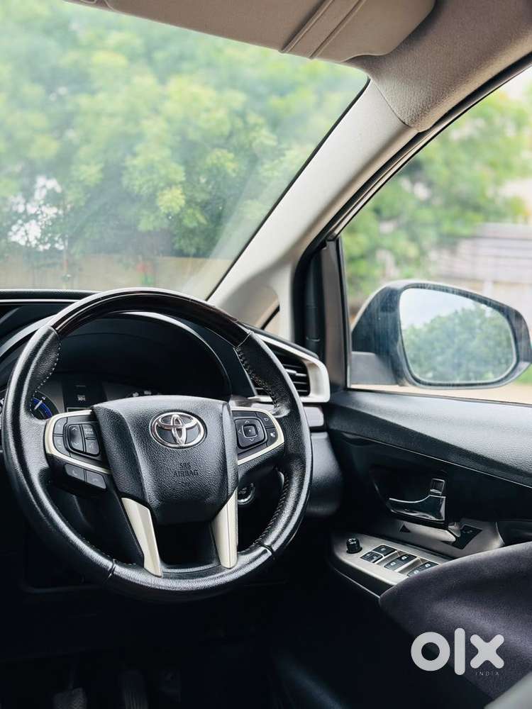 Toyota Innova Crysta 2.4 V, 2017, Diesel