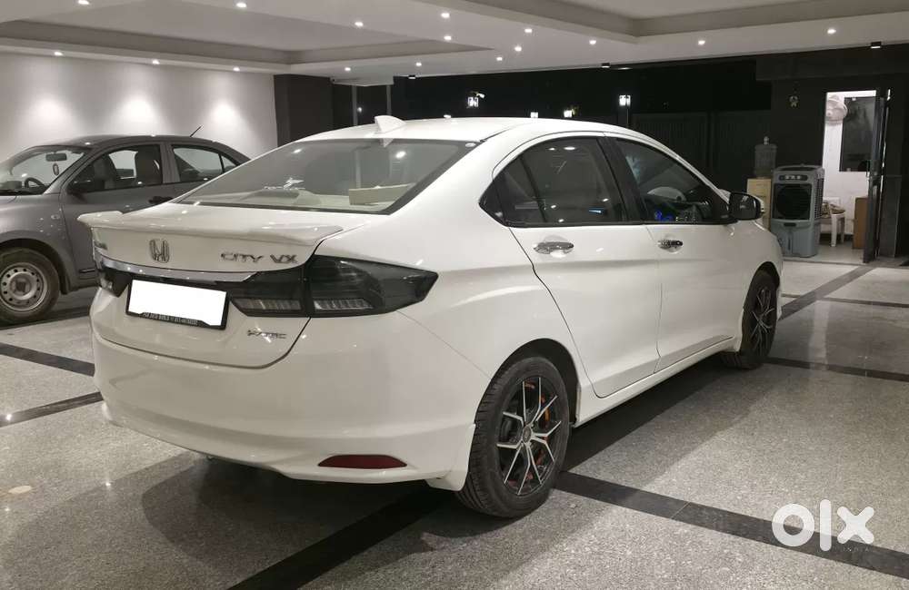 Honda City 1.5 V 4th Gen I-vtec Mt, 2015, Petrol