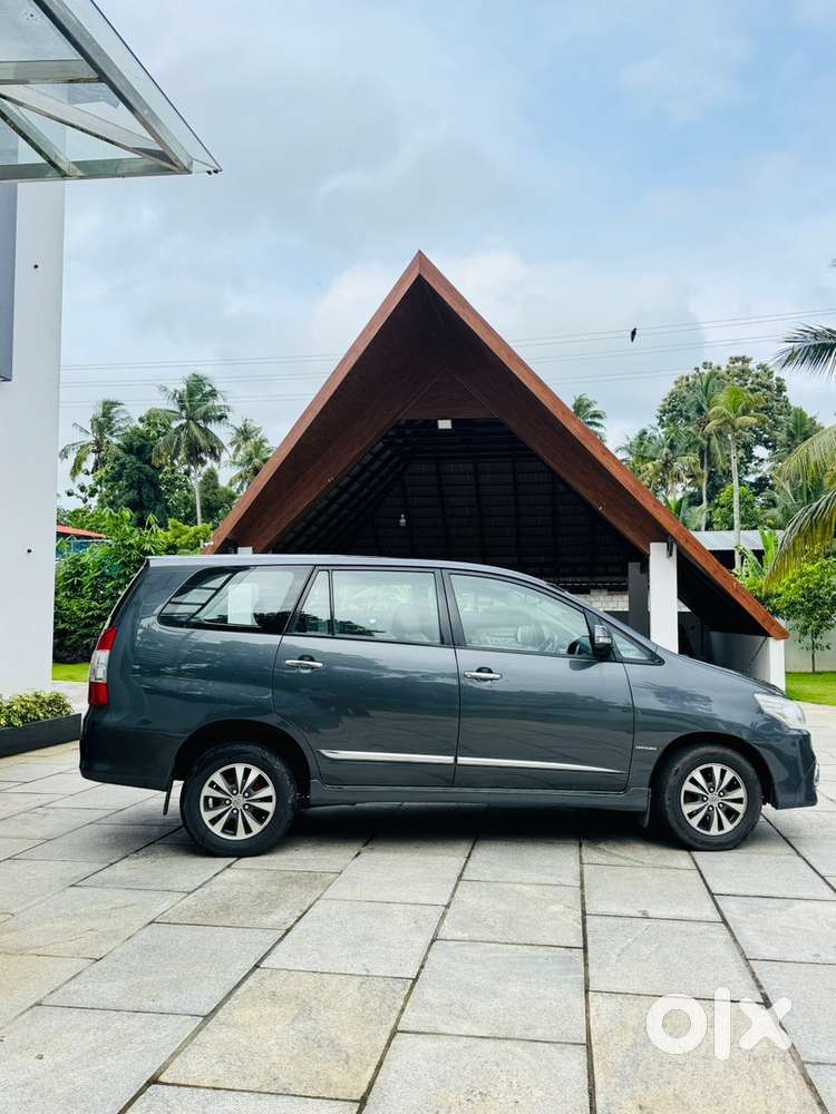Toyota Innova 2015