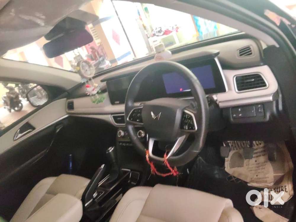 Mahindra Xuv700 Ax7 2023 Diesel-owner Driven